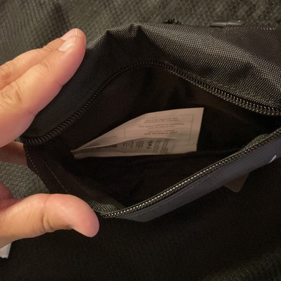 NWT Puma Hip Sack. - Picture 6 of 6